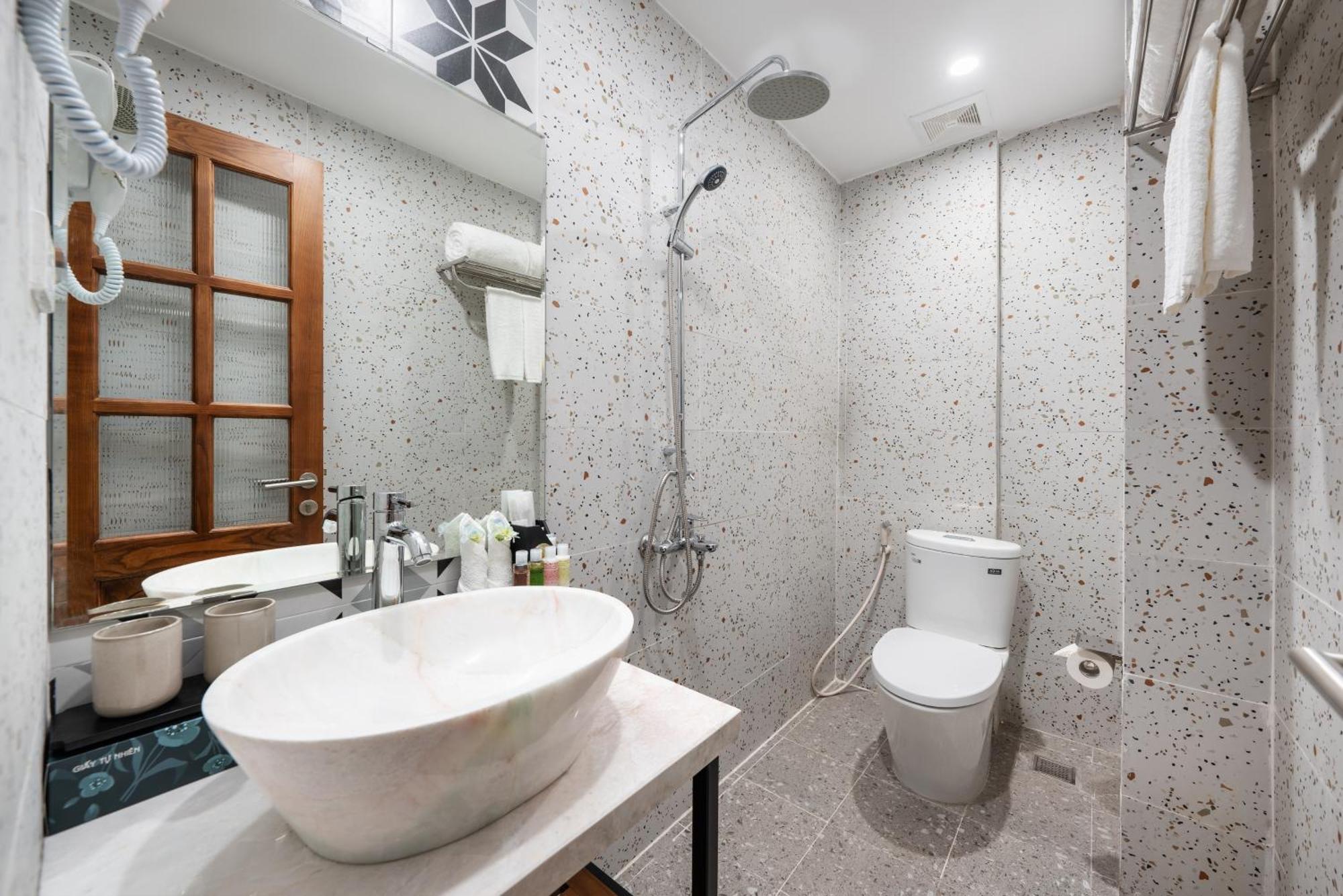 Le Parfum Apartment And Hotel Ханой Экстерьер фото